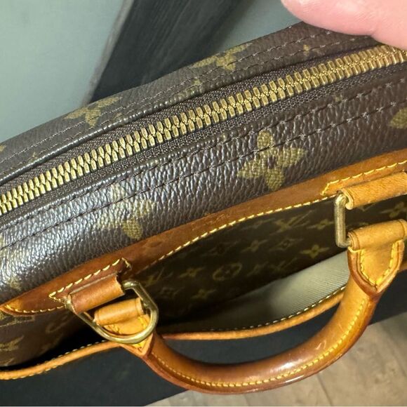 Vintage Louis Vuitton Trouville Monogram Handbag! - Picture 5 of 11